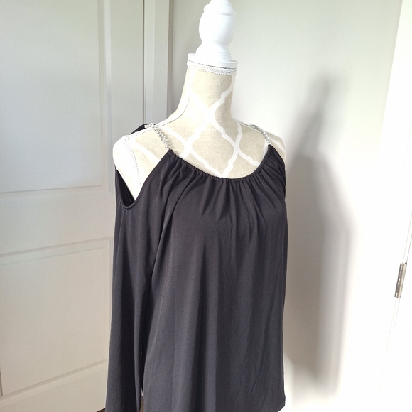 #444🆕️[M] Michael Kors " Cold Shoulder " - Picture 3 of 9